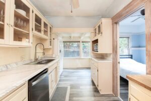 Full kitchen image 2